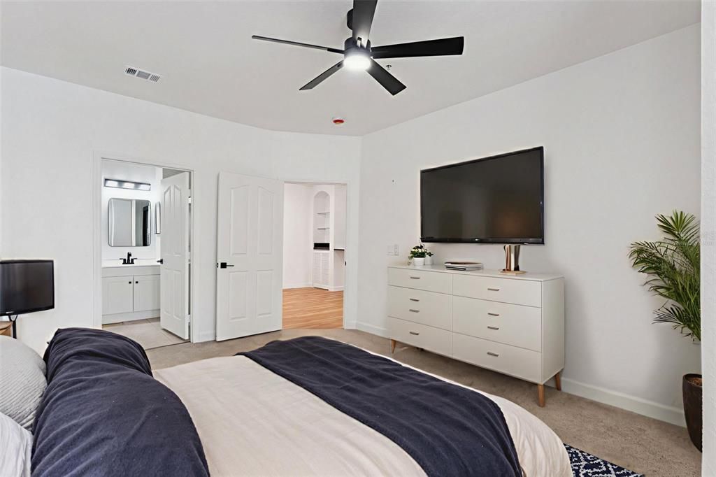 For Sale: $235,000 (3 beds, 2 baths, 1205 Square Feet)