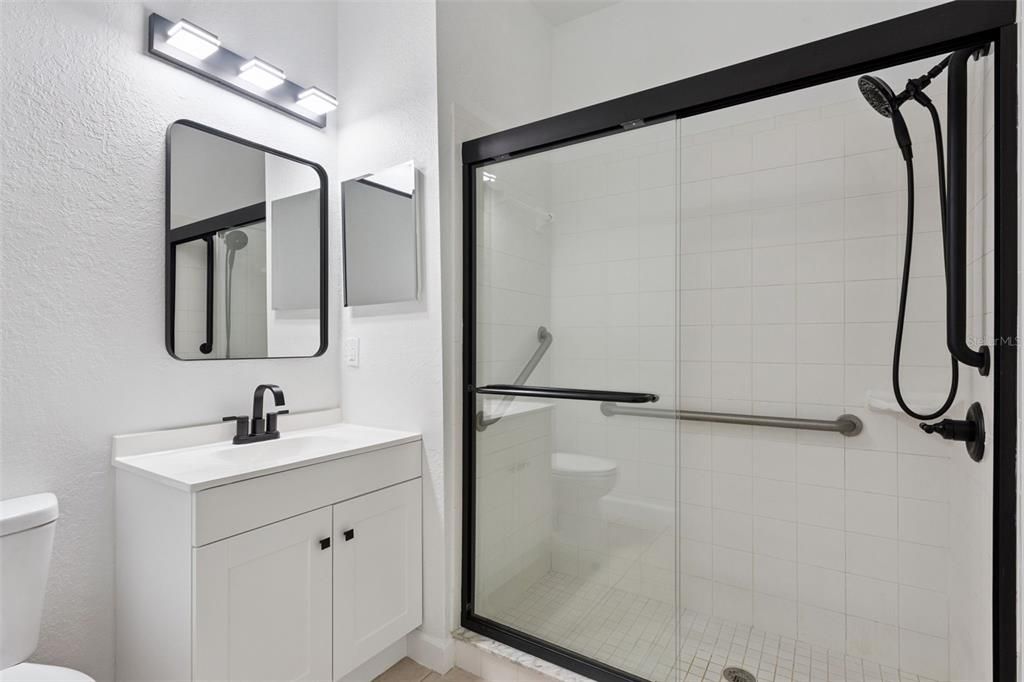 For Sale: $235,000 (3 beds, 2 baths, 1205 Square Feet)