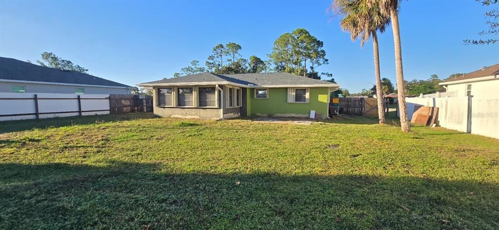 出租: $1,795 (2 贝兹, 2 浴室, 1301 平方英尺)