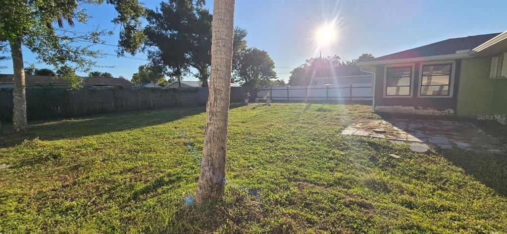 出租: $1,795 (2 贝兹, 2 浴室, 1301 平方英尺)