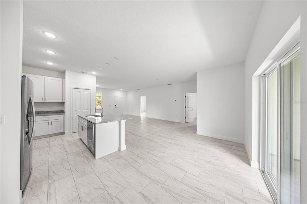 For Sale: $311,900 (4 beds, 3 baths, 1827 Square Feet)