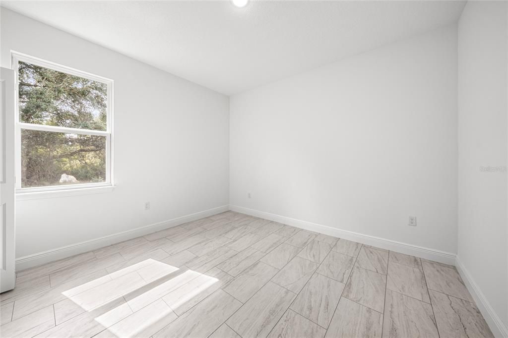 For Sale: $311,900 (4 beds, 3 baths, 1827 Square Feet)