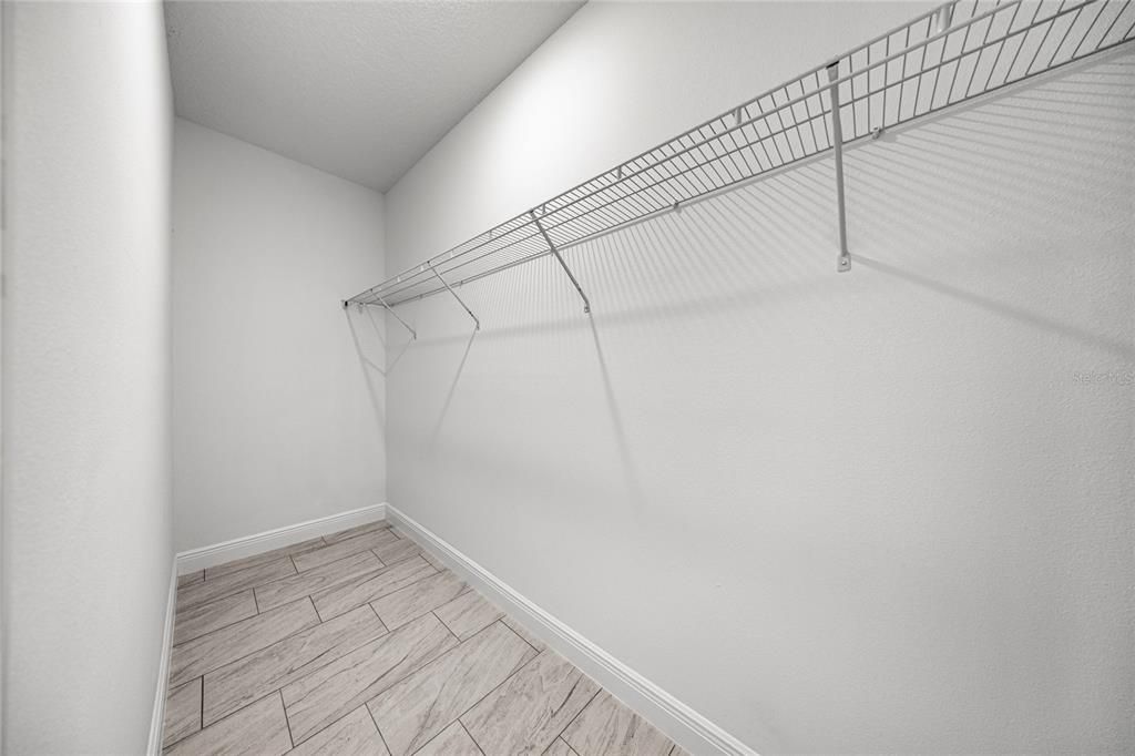 For Sale: $311,900 (4 beds, 3 baths, 1827 Square Feet)