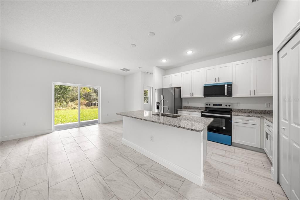 For Sale: $311,900 (4 beds, 3 baths, 1827 Square Feet)