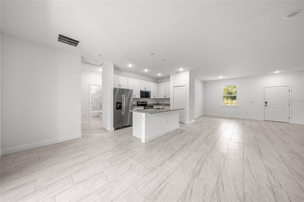 For Sale: $311,900 (4 beds, 3 baths, 1827 Square Feet)