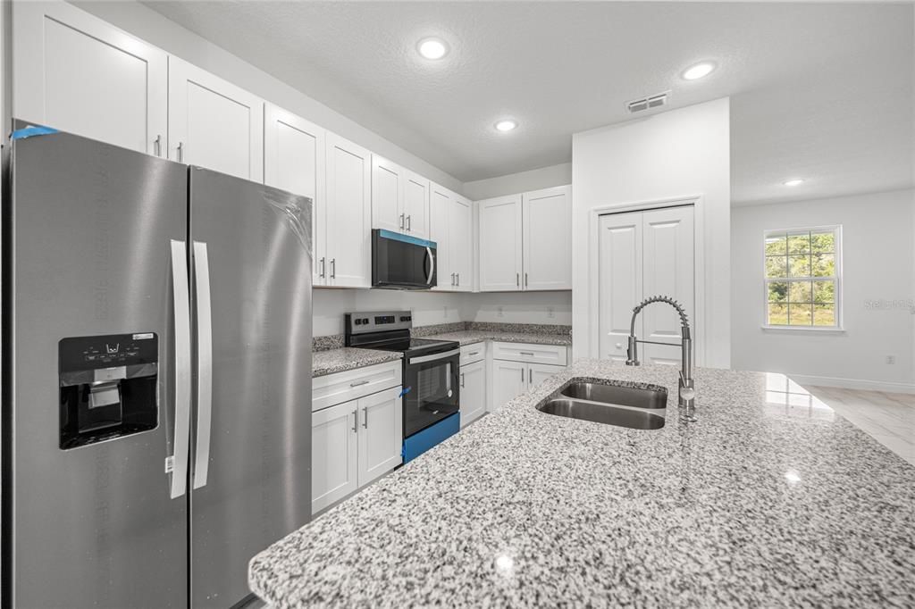 For Sale: $311,900 (4 beds, 3 baths, 1827 Square Feet)