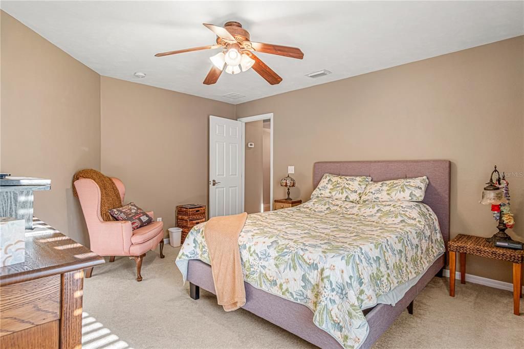 Active With Contract: $489,500 (3 beds, 2 baths, 1975 Square Feet)