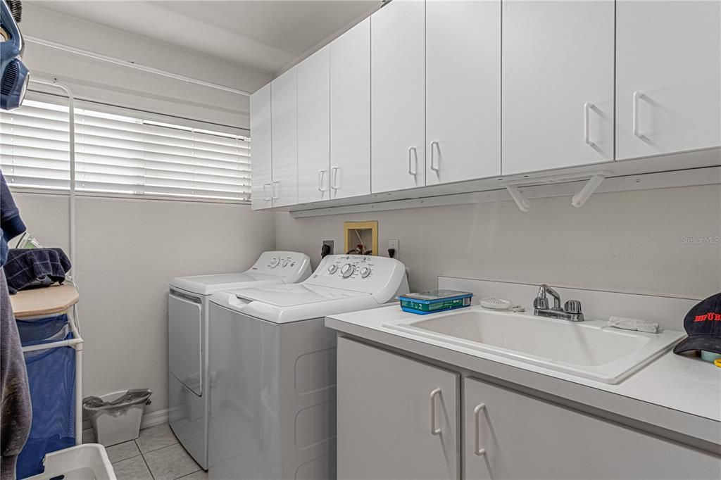 Active With Contract: $489,500 (3 beds, 2 baths, 1975 Square Feet)