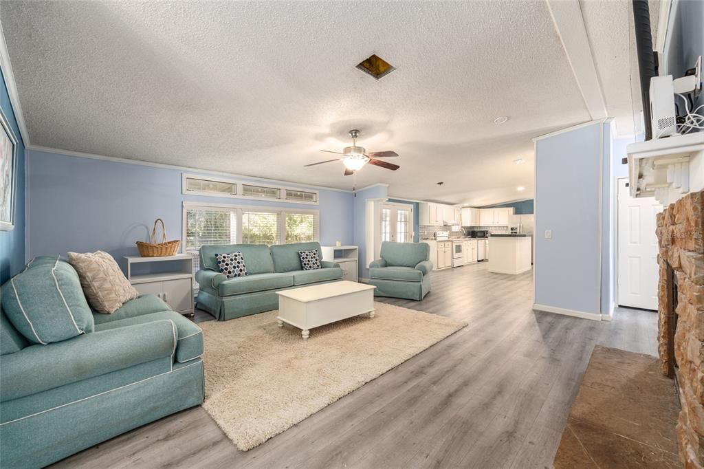 En Venta: $650,000 (7 camas, 5 baños, 3216 Pies cuadrados)