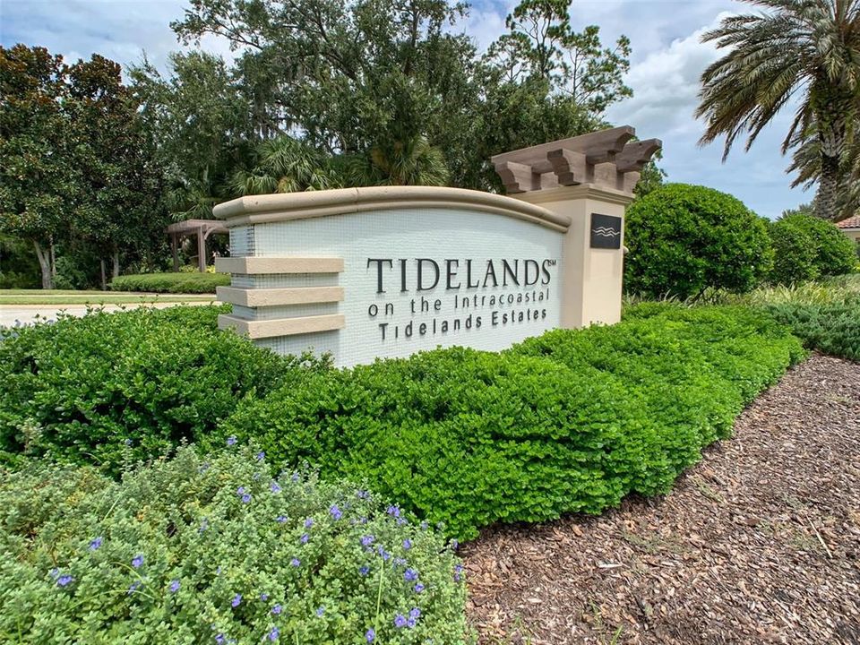 На продажу: $129,900 (0.22 acres)