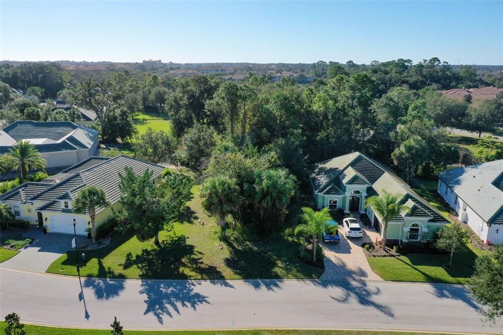 На продажу: $129,900 (0.22 acres)