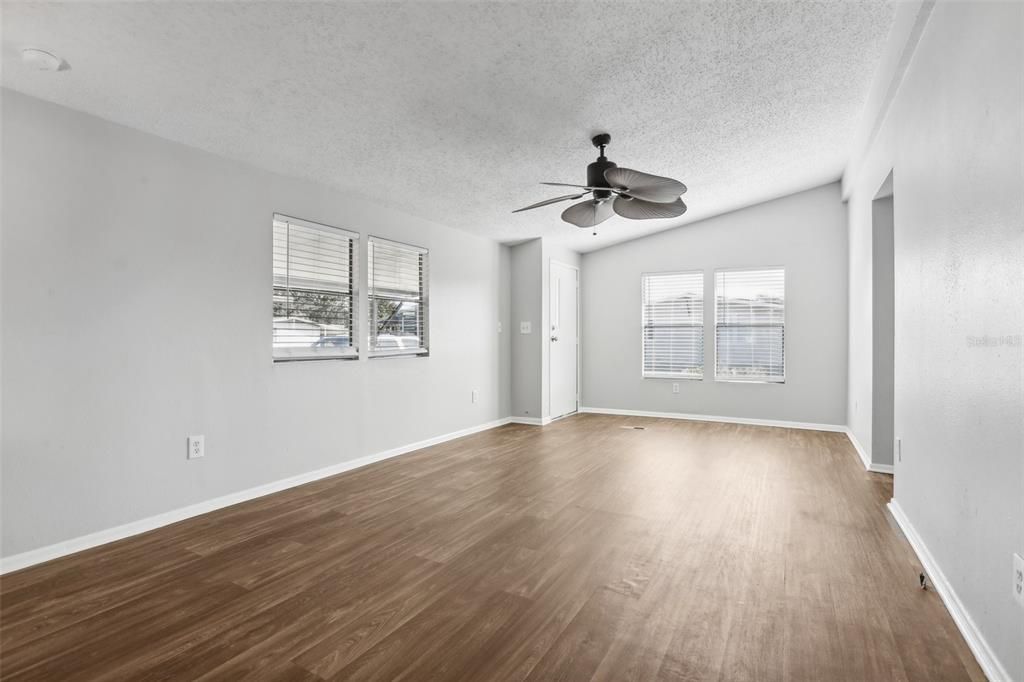 出租: $1,495 (3 贝兹, 2 浴室, 1248 平方英尺)