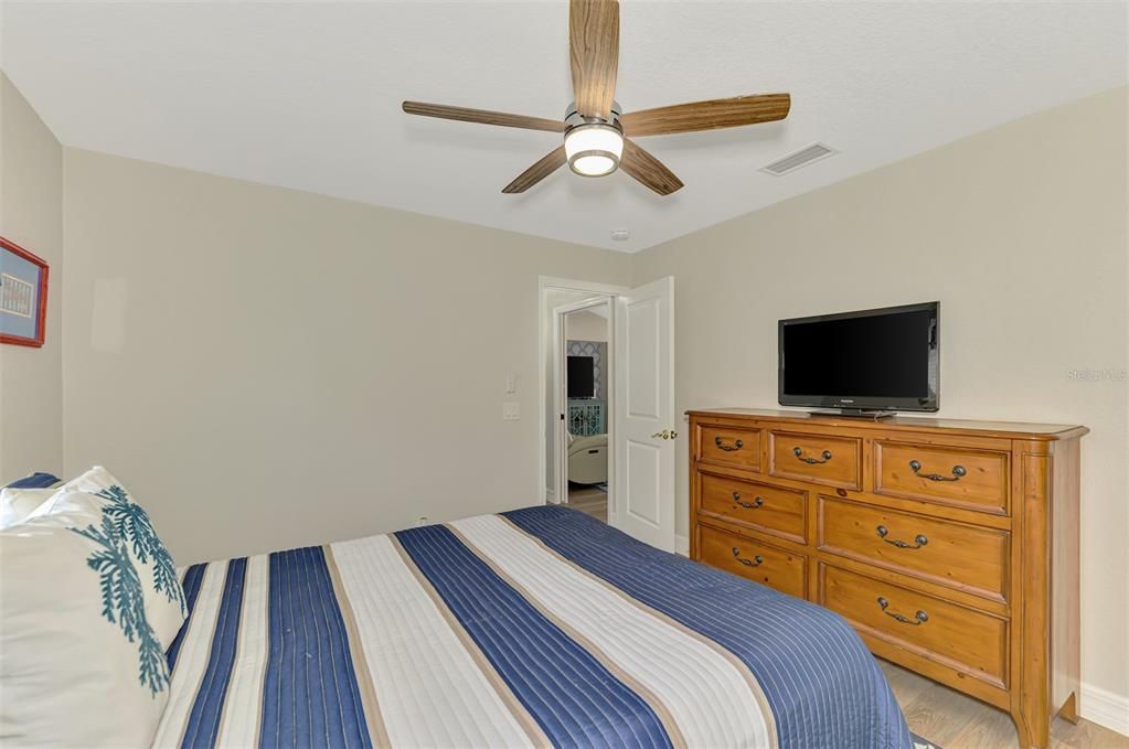 На продажу: $514,900 (3 спален, 2 ванн, 2495 Квадратных фут)