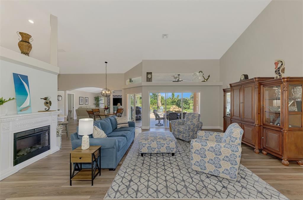 На продажу: $514,900 (3 спален, 2 ванн, 2495 Квадратных фут)