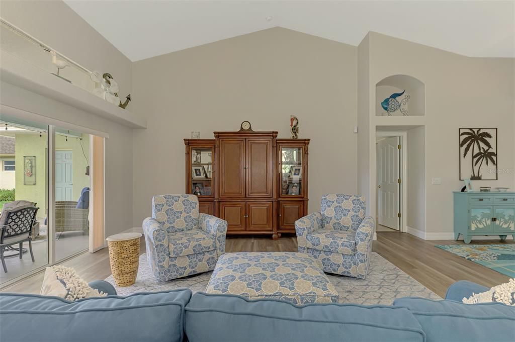 На продажу: $514,900 (3 спален, 2 ванн, 2495 Квадратных фут)