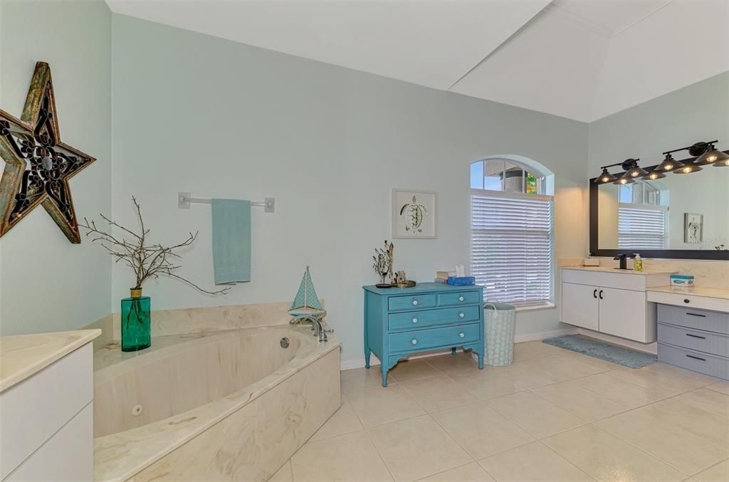 На продажу: $514,900 (3 спален, 2 ванн, 2495 Квадратных фут)