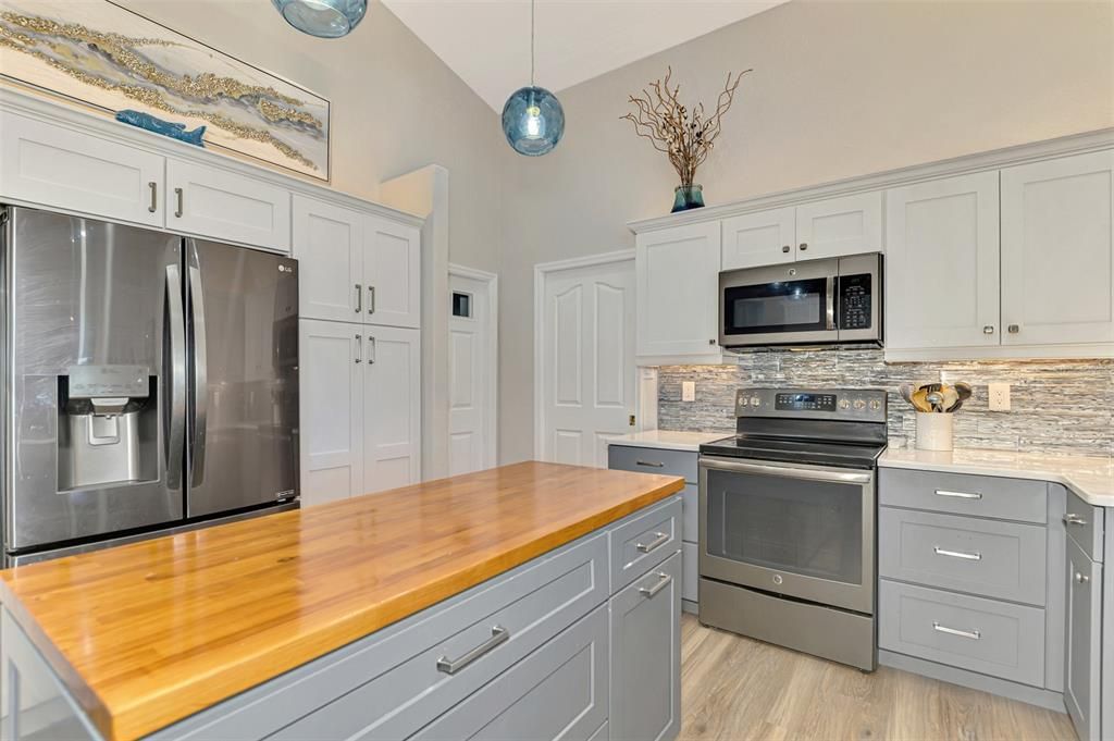 На продажу: $514,900 (3 спален, 2 ванн, 2495 Квадратных фут)