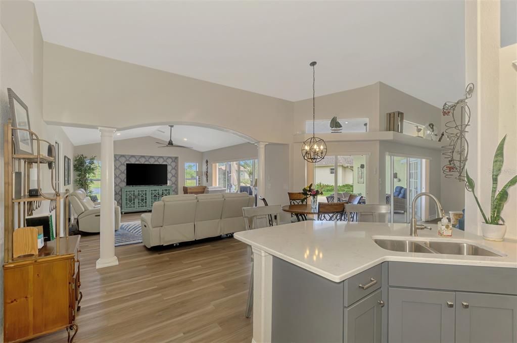 На продажу: $514,900 (3 спален, 2 ванн, 2495 Квадратных фут)