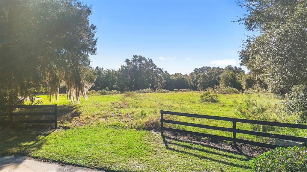 En Venta: $299,000 (2.50 acres)