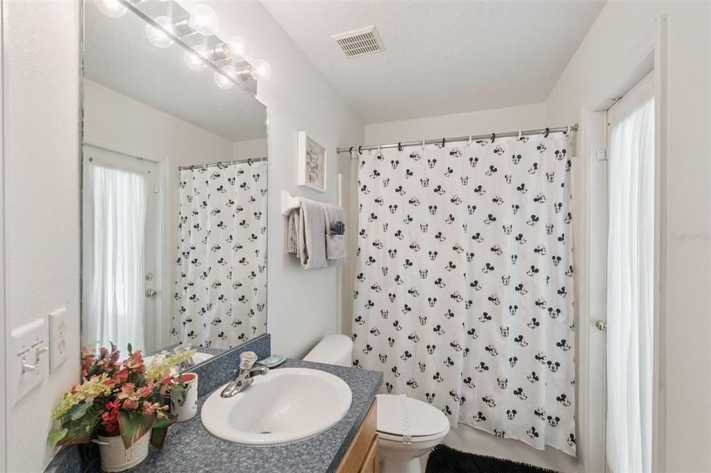 For Sale: $367,500 (5 beds, 3 baths, 1673 Square Feet)