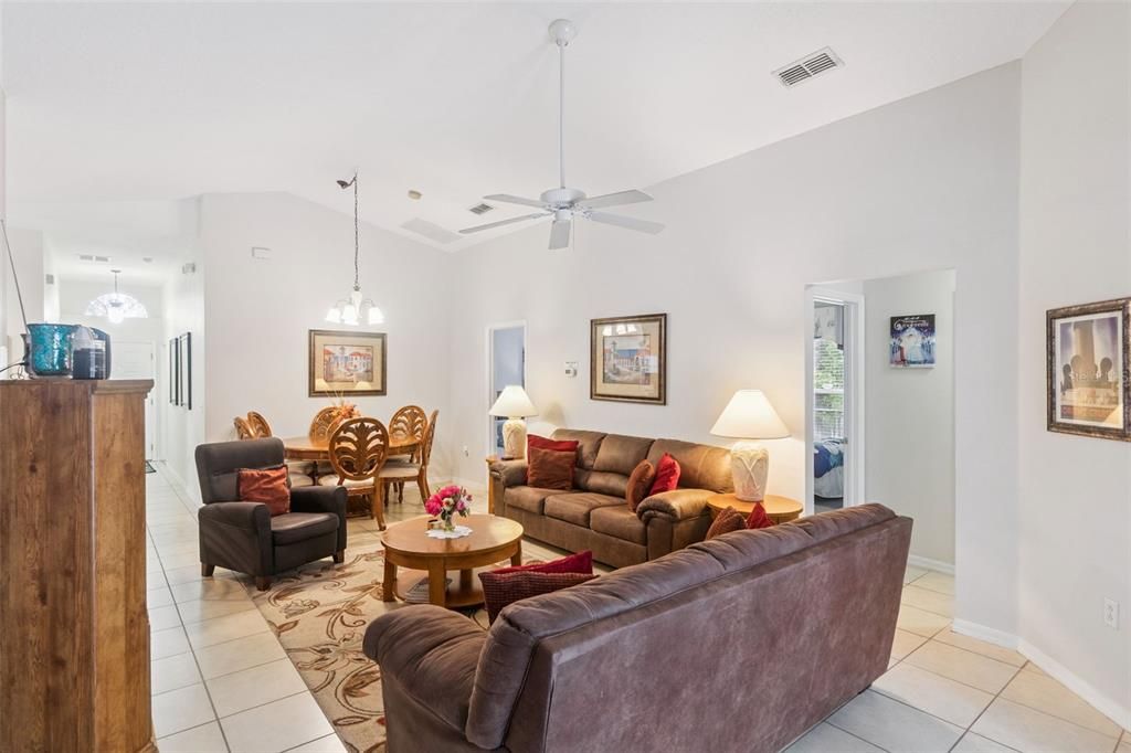 For Sale: $367,500 (5 beds, 3 baths, 1673 Square Feet)