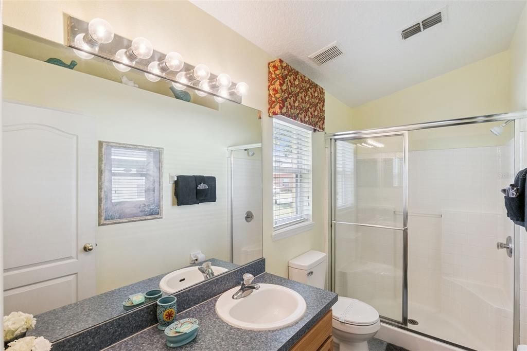 For Sale: $367,500 (5 beds, 3 baths, 1673 Square Feet)