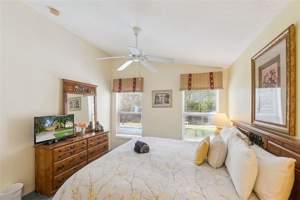 For Sale: $367,500 (5 beds, 3 baths, 1673 Square Feet)