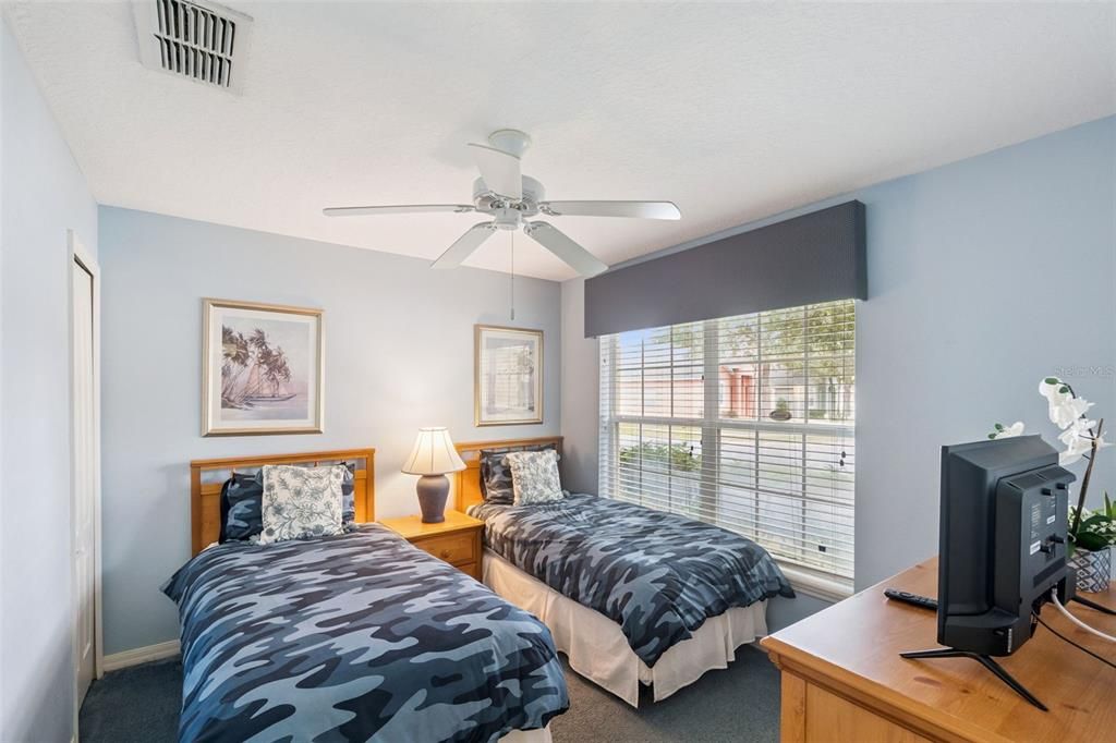 For Sale: $367,500 (5 beds, 3 baths, 1673 Square Feet)