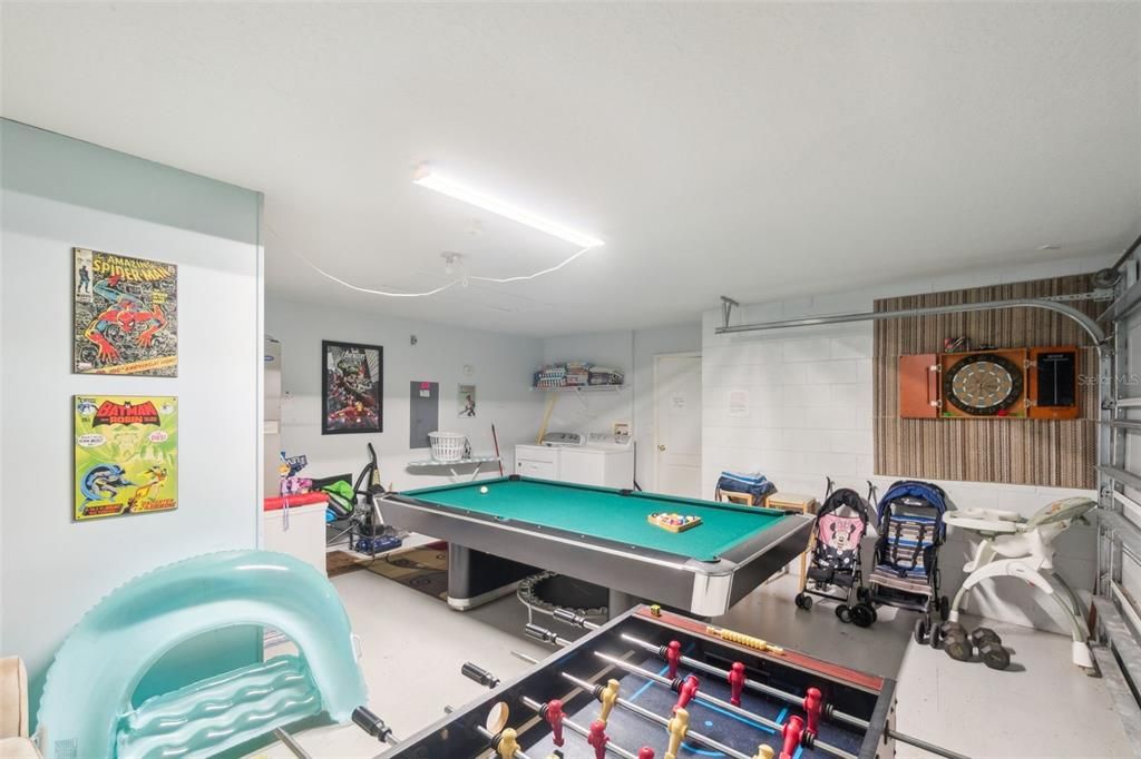 For Sale: $367,500 (5 beds, 3 baths, 1673 Square Feet)