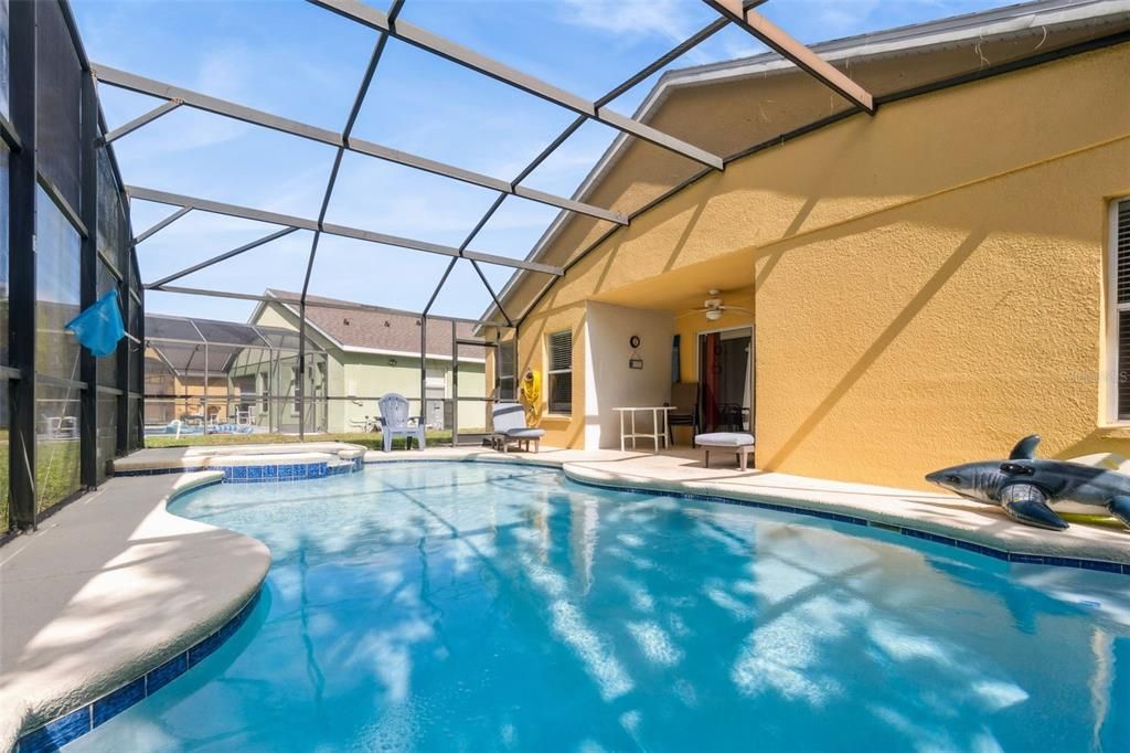 For Sale: $367,500 (5 beds, 3 baths, 1673 Square Feet)