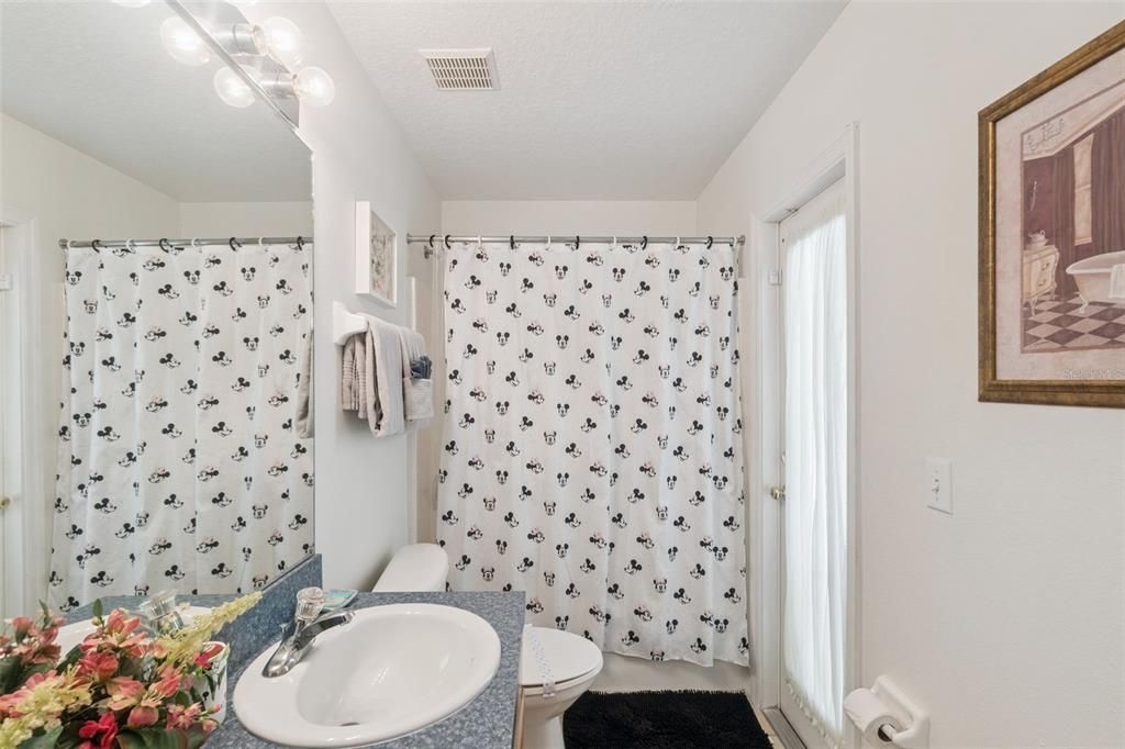 For Sale: $367,500 (5 beds, 3 baths, 1673 Square Feet)