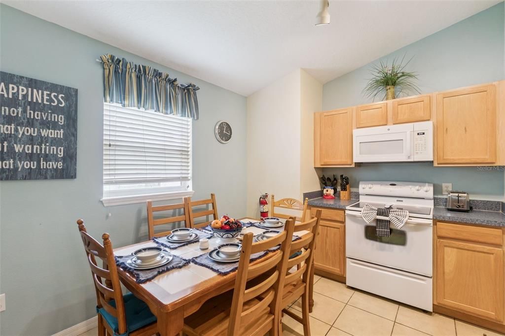 For Sale: $367,500 (5 beds, 3 baths, 1673 Square Feet)