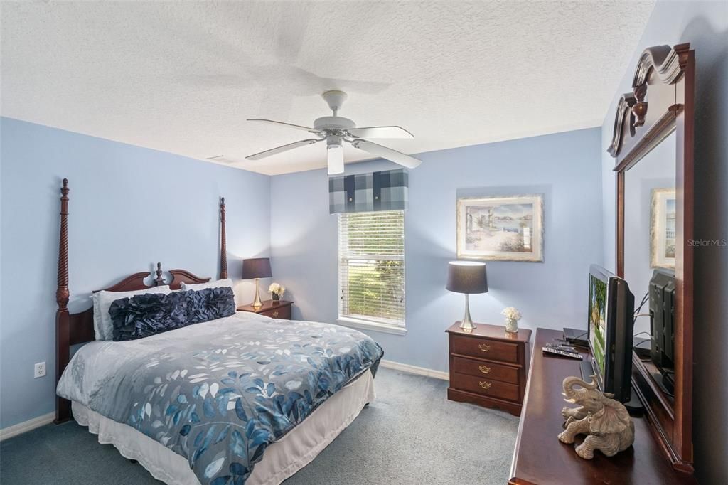 For Sale: $367,500 (5 beds, 3 baths, 1673 Square Feet)