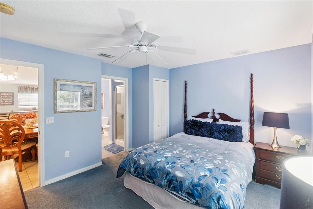 For Sale: $367,500 (5 beds, 3 baths, 1673 Square Feet)