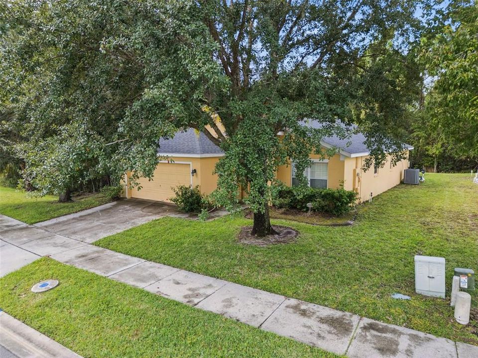 For Sale: $367,500 (5 beds, 3 baths, 1673 Square Feet)