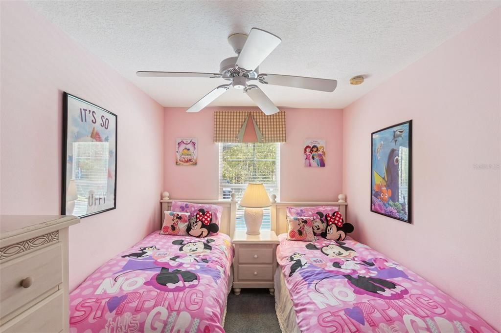 For Sale: $367,500 (5 beds, 3 baths, 1673 Square Feet)