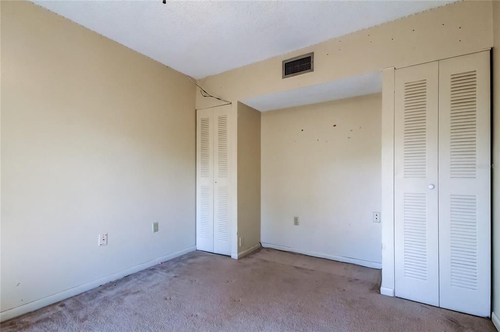 Под контрактом: $225,000 (3 спален, 2 ванн, 1572 Квадратных фут)