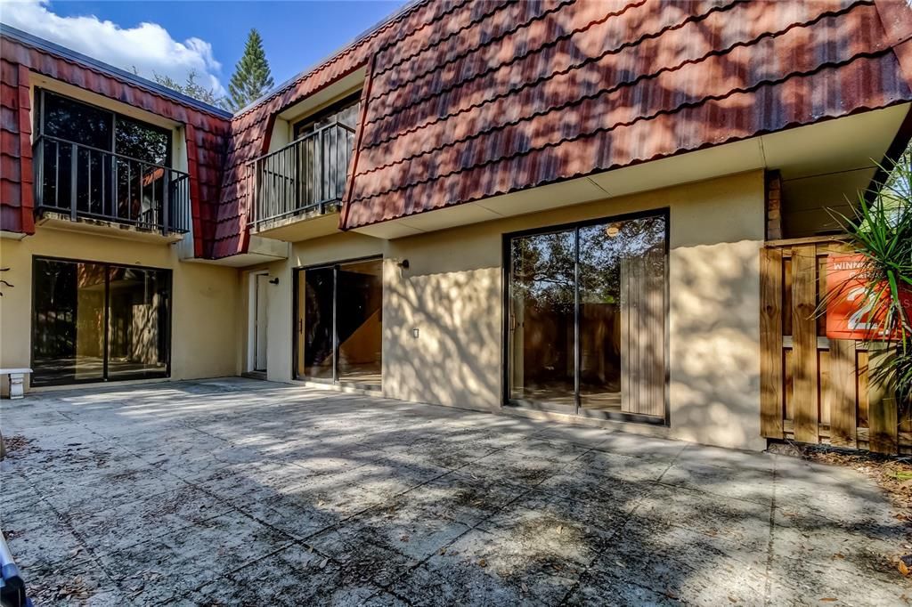 Под контрактом: $225,000 (3 спален, 2 ванн, 1572 Квадратных фут)