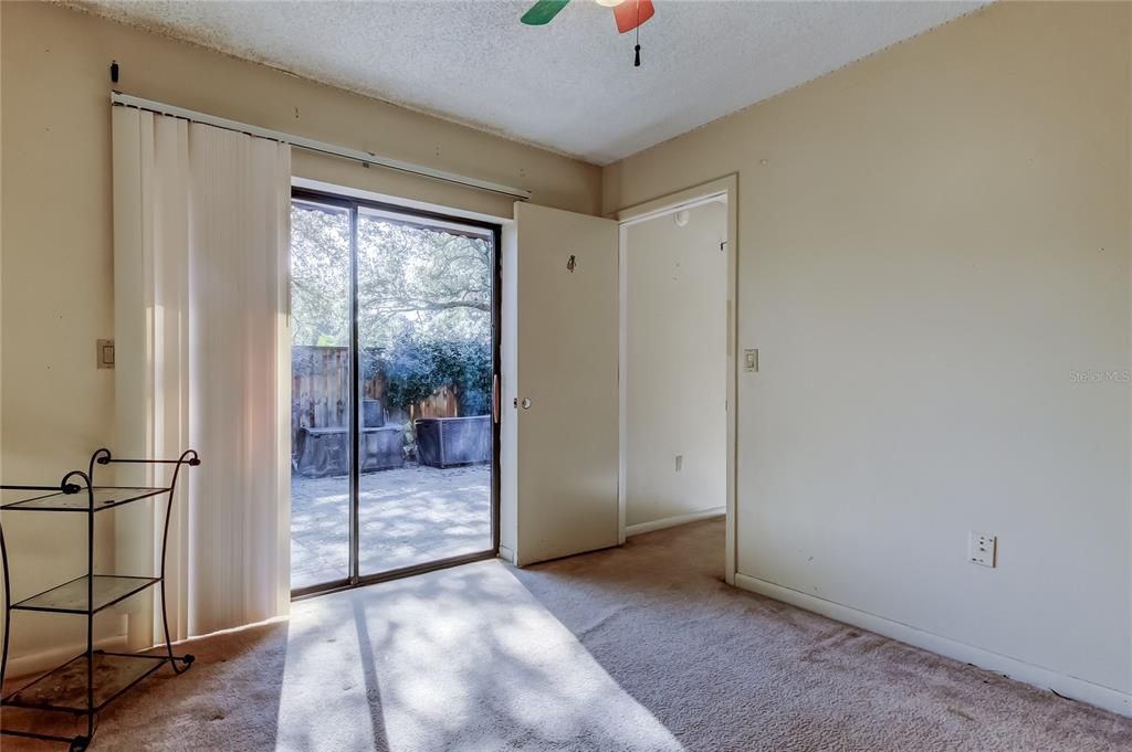 Под контрактом: $225,000 (3 спален, 2 ванн, 1572 Квадратных фут)