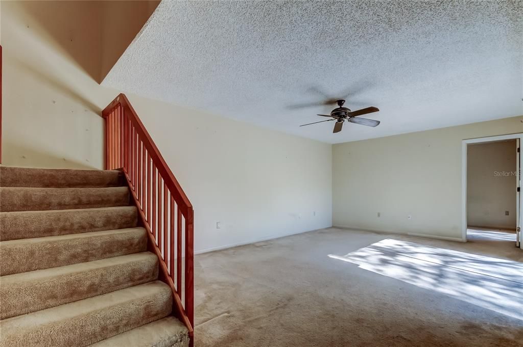 Под контрактом: $225,000 (3 спален, 2 ванн, 1572 Квадратных фут)