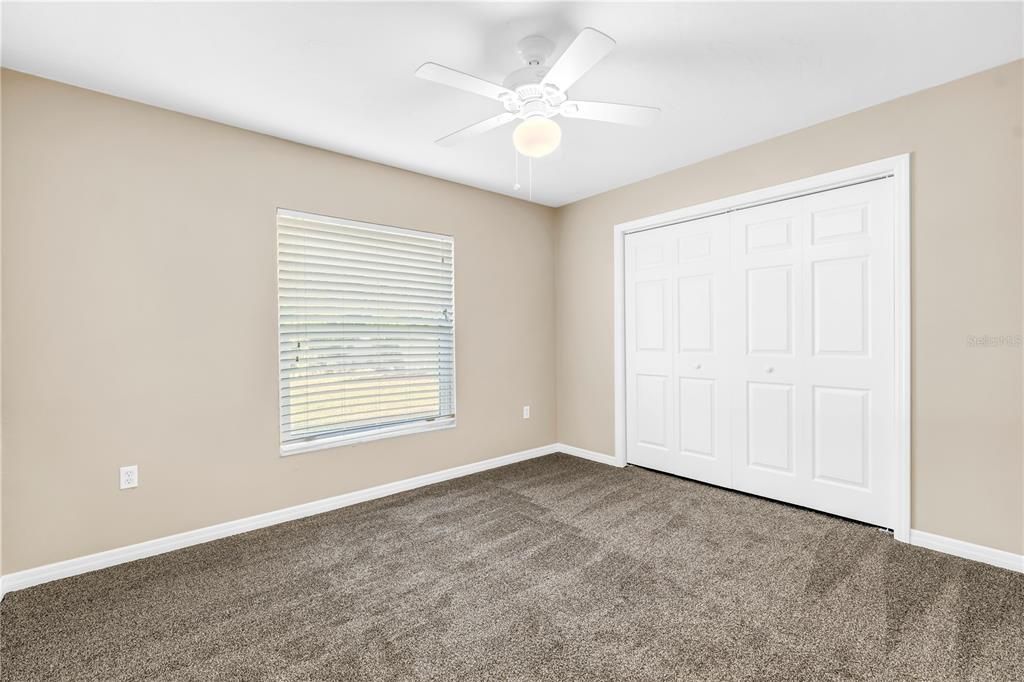 Под контрактом: $449,900 (3 спален, 2 ванн, 1500 Квадратных фут)