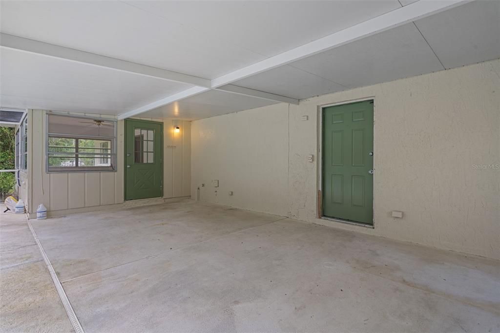 Active With Contract: $270,000 (2 beds, 2 baths, 1062 Square Feet)