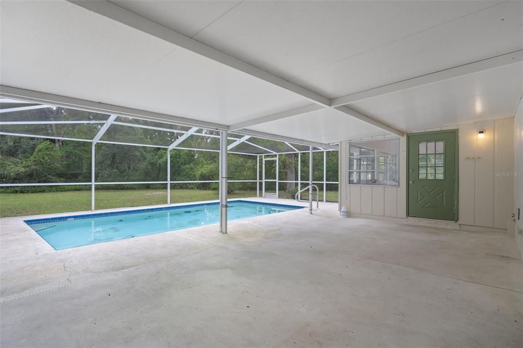 Active With Contract: $270,000 (2 beds, 2 baths, 1062 Square Feet)