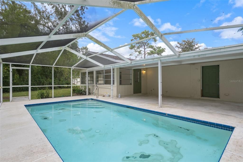 Active With Contract: $270,000 (2 beds, 2 baths, 1062 Square Feet)