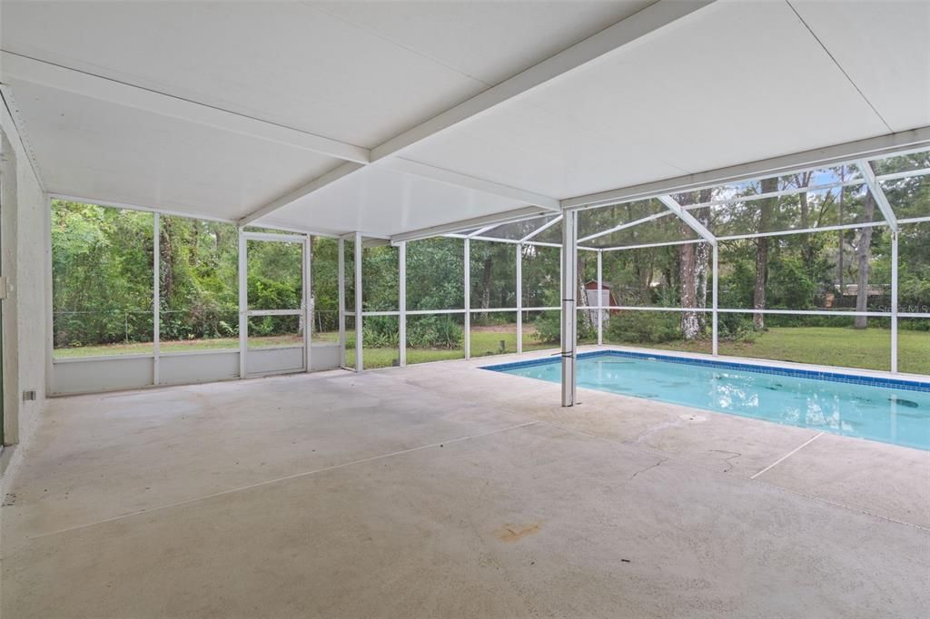 Active With Contract: $270,000 (2 beds, 2 baths, 1062 Square Feet)