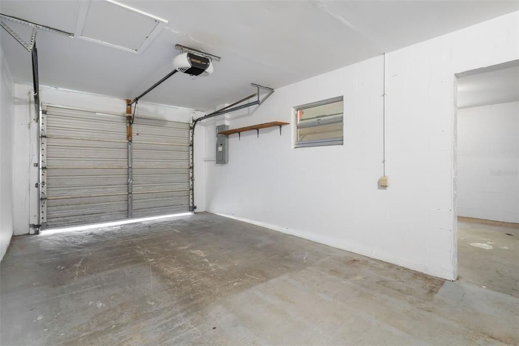 Active With Contract: $270,000 (2 beds, 2 baths, 1062 Square Feet)