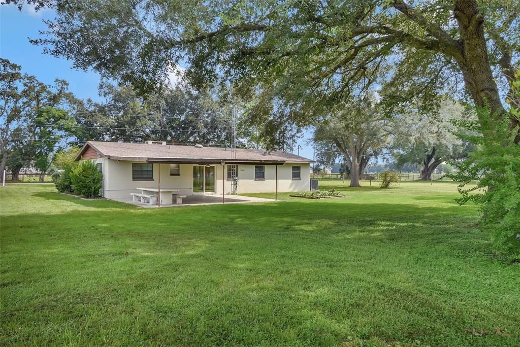 For Sale: $639,000 (3 beds, 2 baths, 1206 Square Feet)