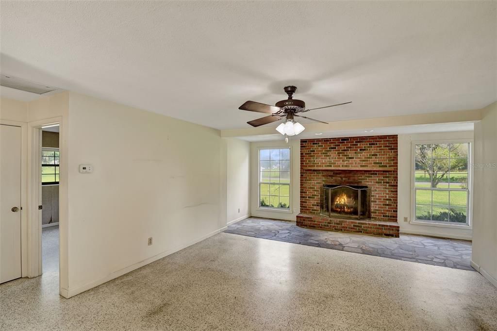 For Sale: $639,000 (3 beds, 2 baths, 1206 Square Feet)