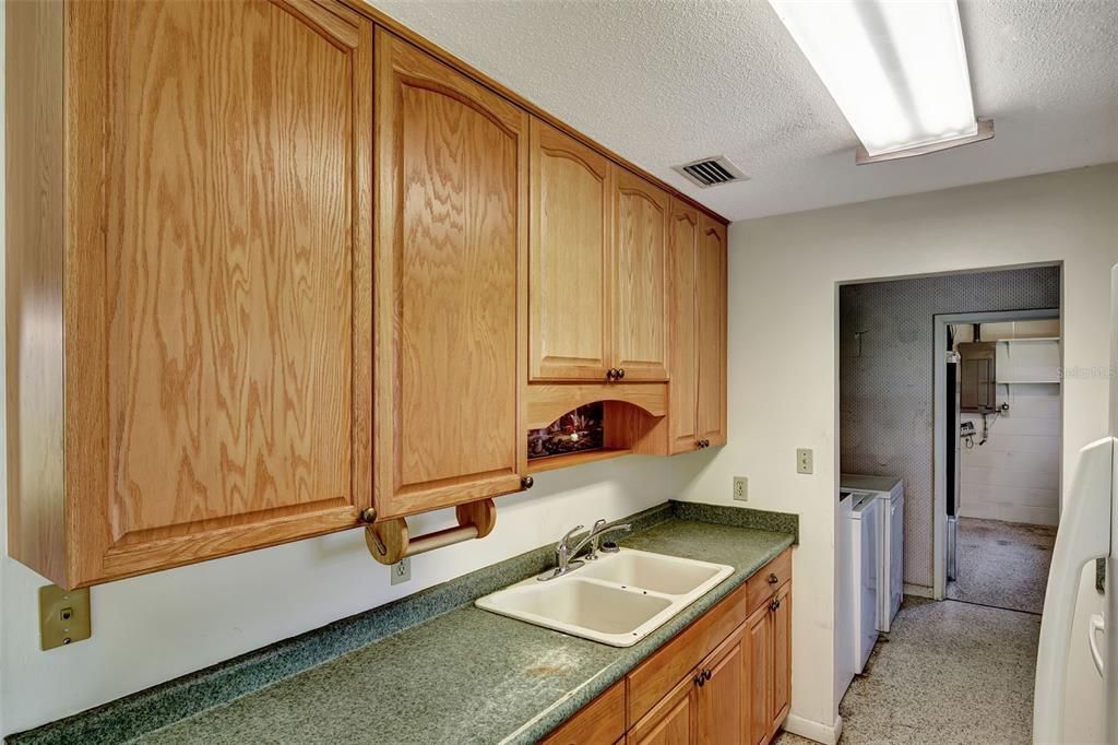 For Sale: $639,000 (3 beds, 2 baths, 1206 Square Feet)