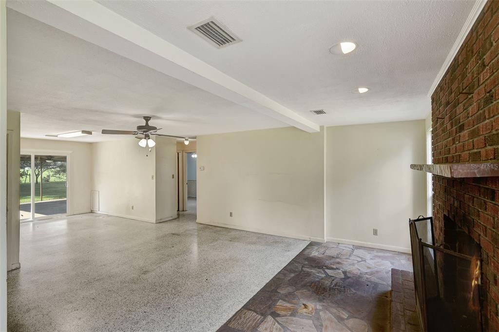 For Sale: $639,000 (3 beds, 2 baths, 1206 Square Feet)